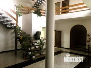 Дом 680м², 3-этажный, участок 20 сот.  