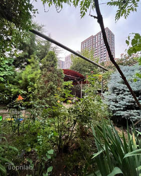 Дом 180м&sup2;, 2-этажный, участок 444 сот.  