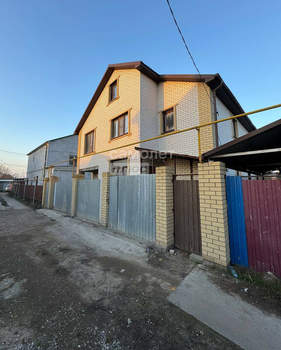 Дом 178м&sup2;, 2-этажный, участок 6 сот.  