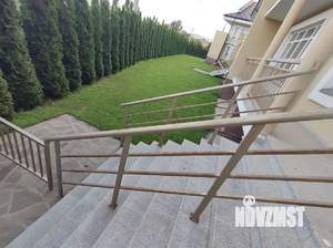 Дом 320м², 3-этажный, участок 5 сот.  