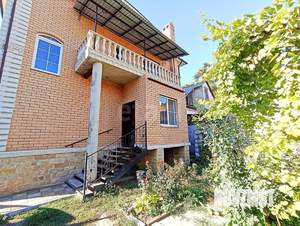 Дом 374м², 3-этажный, участок 8 сот.  