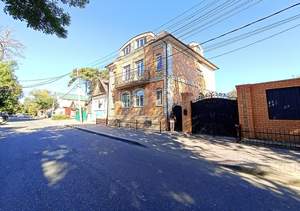 Дом 251м², 3-этажный, участок 8 сот.  