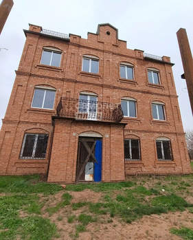 Дом 341м², 3-этажный, участок 6 сот.  