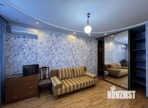 Дом 190м&sup2;, 2-этажный, участок 3 сот.  