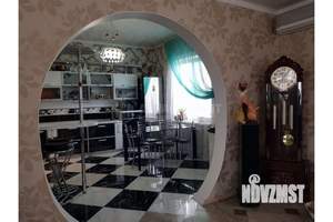 Дом 195м², 2-этажный, участок 6 сот.  