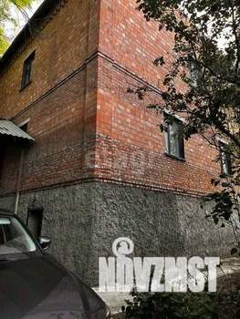 Дом 435м&sup2;, 3-этажный, участок 5 сот.  