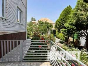 Дом 321м&sup2;, 2-этажный, участок 13 сот.  