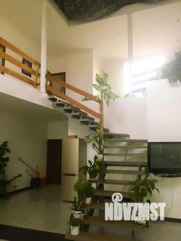 Дом 680м², 3-этажный, участок 20 сот.  