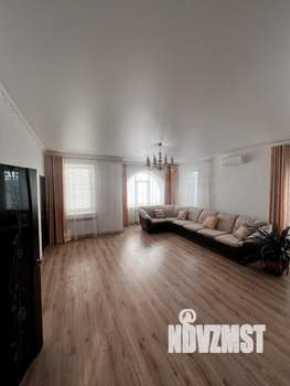 Дом 400м², 3-этажный, участок 8 сот.  