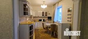 Дом 194м², 3-этажный, участок 7 сот.  