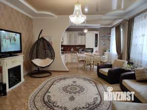 Дом 247м&sup2;, 2-этажный, участок 5 сот.  