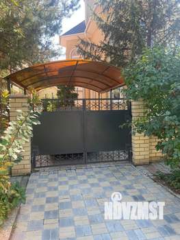 Дом 298м², 3-этажный, участок 9 сот.  