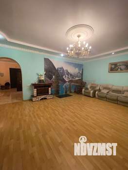 Дом 332м², 2-этажный, участок 6 сот.  