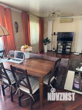 Дом 237м², 3-этажный, участок 13 сот.  