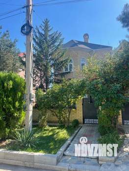 Дом 298м², 3-этажный, участок 9 сот.  