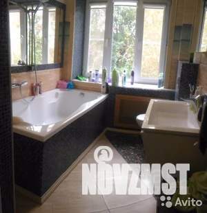 Коттедж 270м², 3-этажный, участок 3 сот.  