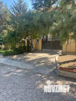 Дом 298м², 3-этажный, участок 9 сот.  