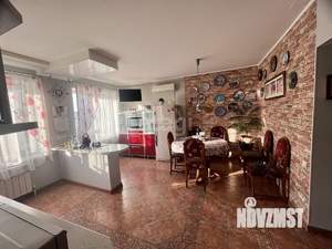 Дом 222м², 3-этажный, участок 4 сот.  