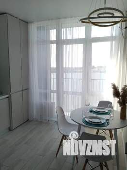 1-к квартира, посуточно, 38м2, 8/19 этаж