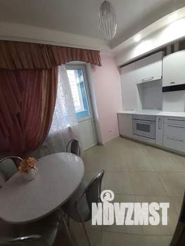 Студия квартира, посуточно, 45м2, 3/17 этаж