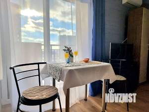 Студия квартира, посуточно, 40м2, 10/17 этаж