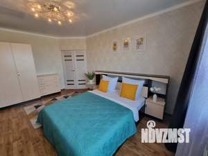1-к квартира, посуточно, 40м2, 10/17 этаж