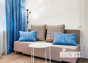 2-к квартира, посуточно, 43м2, 1/2 этаж