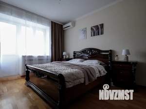 3-к квартира, посуточно, 150м2, 1/12 этаж