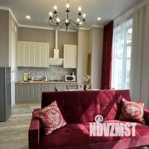 1-к квартира, посуточно, 63м2, 1/1 этаж