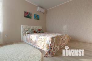 1-к квартира, посуточно, 54м2, 1/1 этаж