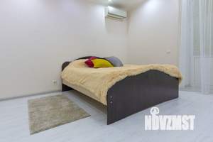 1-к квартира, посуточно, 65м2, 1/1 этаж
