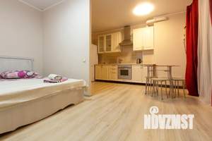 Студия квартира, посуточно, 35м2, 7/18 этаж