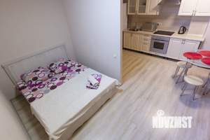 Студия квартира, посуточно, 35м2, 7/18 этаж