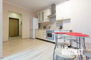 Студия квартира, посуточно, 35м2, 7/18 этаж