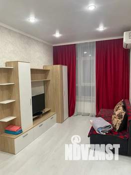 Студия квартира, посуточно, 35м2, 17/19 этаж