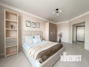 1-к квартира, посуточно, 35м2, 11/16 этаж