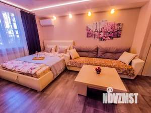 Студия квартира, посуточно, 30м2, 1/5 этаж