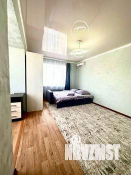 1-к квартира, посуточно, 40м2, 1/1 этаж