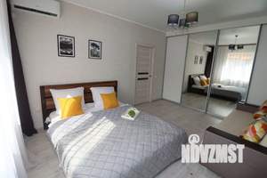 1-к квартира, посуточно, 40м2, 1/1 этаж