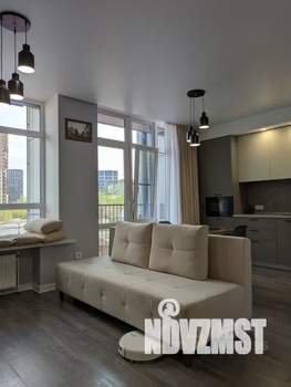 Студия квартира, посуточно, 35м2, 2/19 этаж