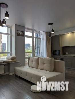 Студия квартира, посуточно, 35м2, 2/19 этаж