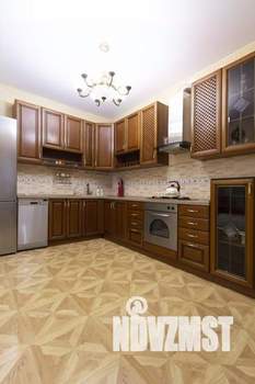 3-к квартира, посуточно, 120м2, 1/1 этаж