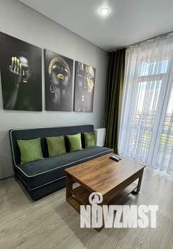 1-к квартира, посуточно, 37м2, 13/18 этаж