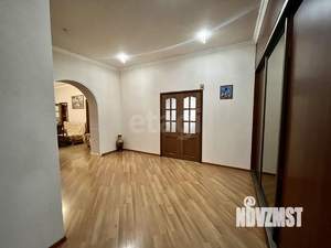 6-к квартира, вторичка, 220м2, 2/2 этаж