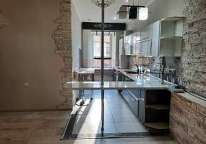 4-к квартира, вторичка, 99м2, 2/2 этаж