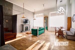 2-к квартира, вторичка, 100м2, 3/3 этаж